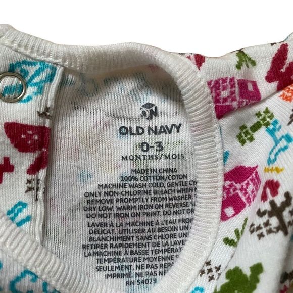 3/$15 ✨ Old Navy: Long Sleeved Chest Wrap Onesie with Colorful Print - Picture 6 of 6